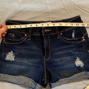 Wanna Betta Butt? Dark Denim Mid Rise Cuffed Shorts Size 9